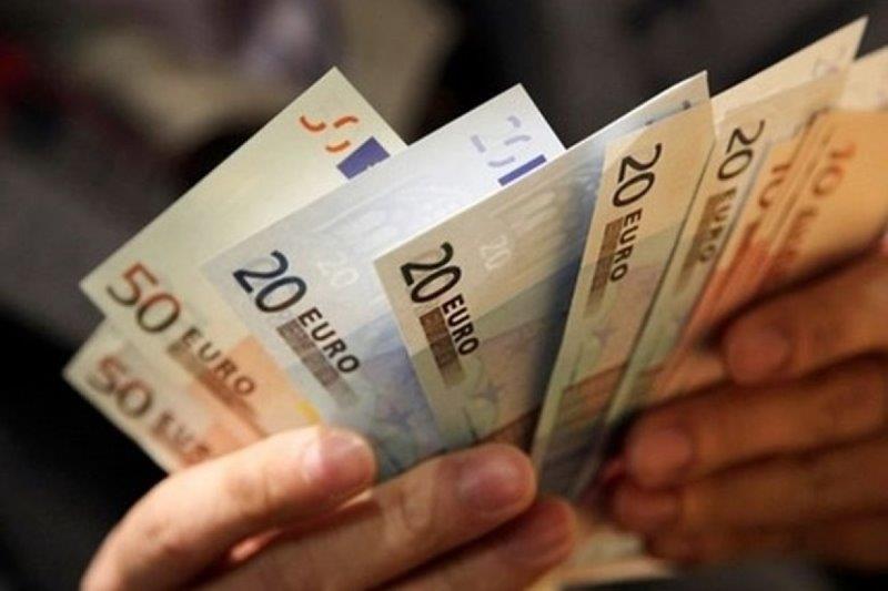 Απατεώνας απέσπασε από υπερήλικη στον Βρυότοπο Τυρνάβου 10.000 ευρώ