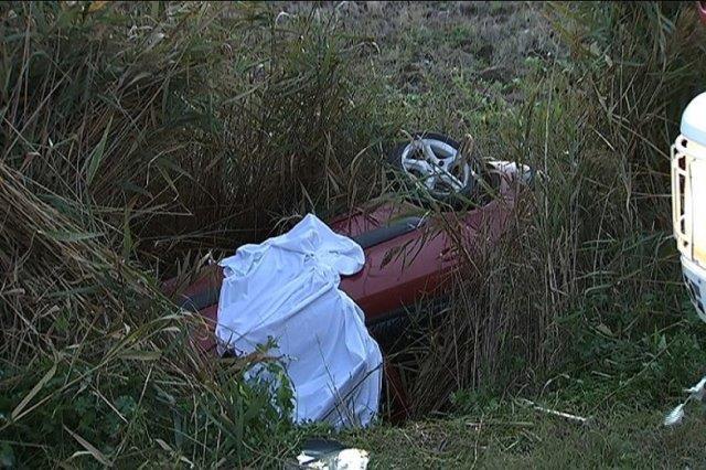 Νεκρός οδηγός ΙΧ σε κανάλι στον Πλατύκαμπο - Το ατύχημα φαίνεται να είχε συμβεί πριν αρκετές ημέρες