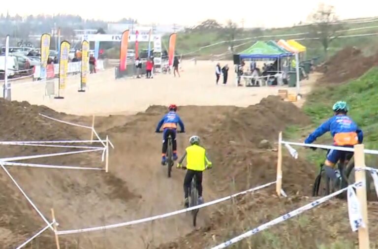 Λάρισα : Μοναδικό θέαμα στο Πανελλήνιο πρωτάθλημα Cyclo-Cross