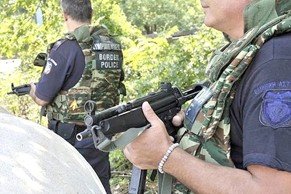 Είκοσι πάνοπλοι αστυνομικοί ενισχύουν το Α.Τ. Τυρνάβου