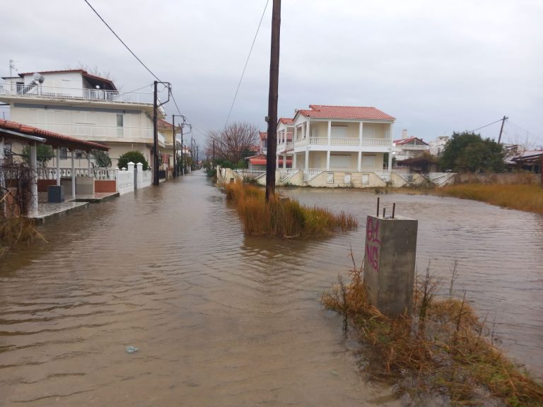 Δήμος Τεμπών: Πλημμύρισαν ξανά τα Μεσάγγαλα, σε επιφυλακή οι αρχές στον Παλαιόπυργο