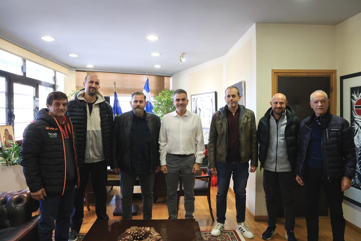 Συνάντηση με εκπροσώπους αθλητικών συλλόγων της Λάρισας στο Δημαρχείο