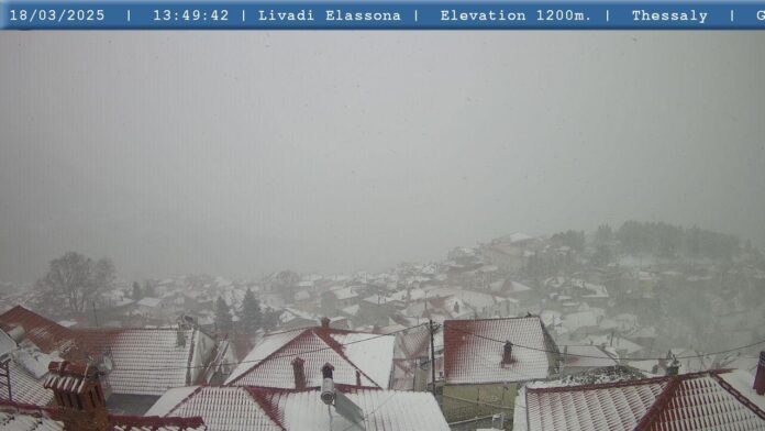 «Στα λευκά» τα ορεινά της Λάρισας