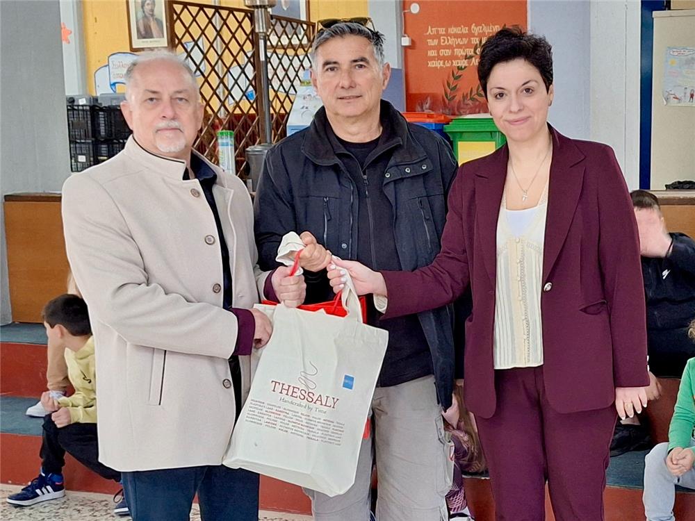 Το 13ο Δημοτικό Σχολείο Λάρισας θα παρελάσει στους Αρκιούς - Η Περιφέρεια Θεσσαλίας στηρίζει την πρωτοβουλία