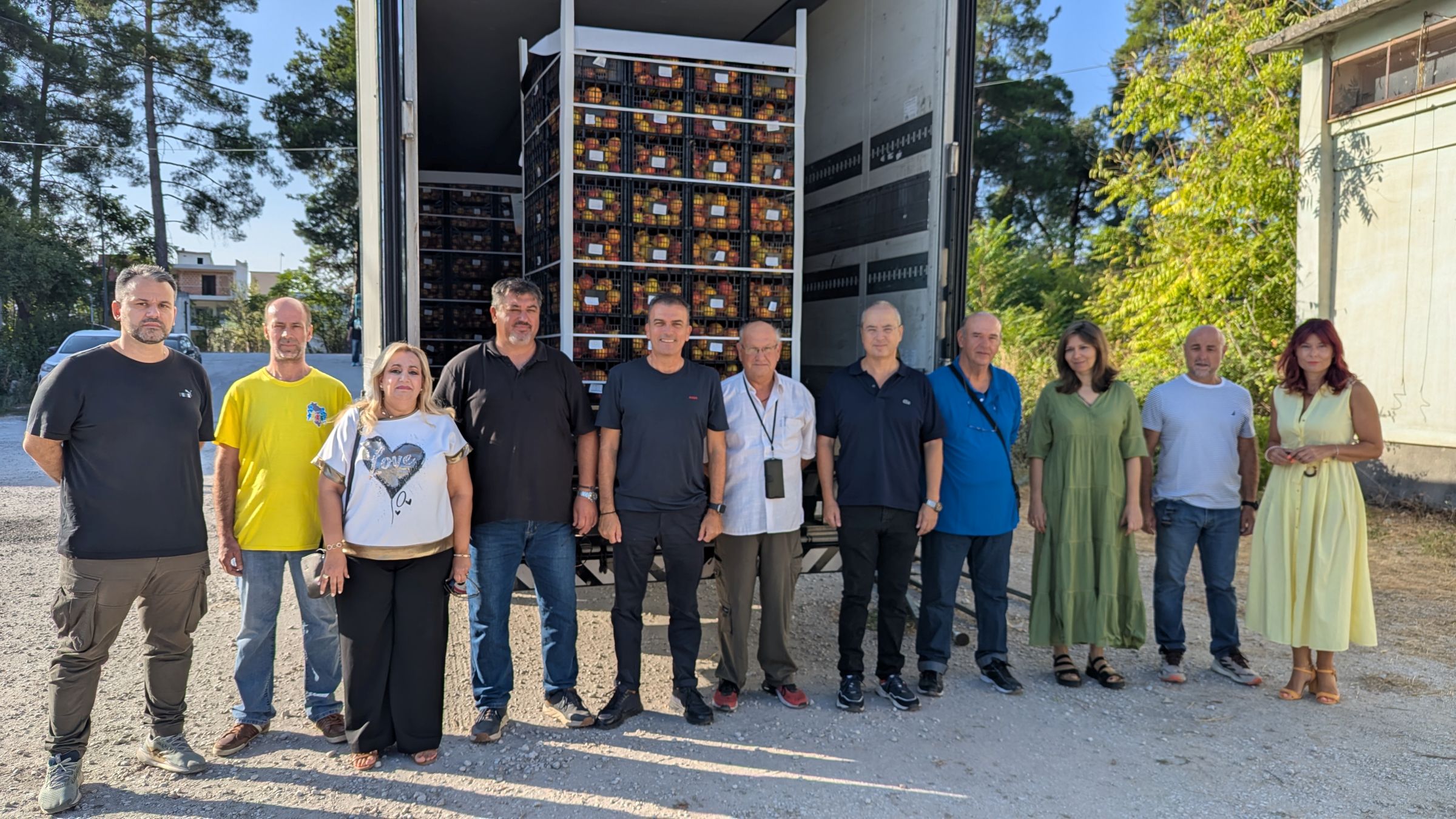 Διανομή φρούτων από το Κοινωνικό Παντοπωλείο του Δήμου Λαρισαίων  