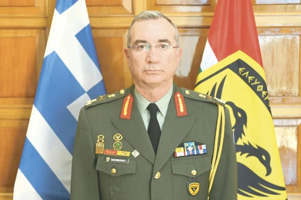 Οι κρίσεις άνοιξαν τον δρόμο για την υποστολή σημαίας στην 1η Στρατιά