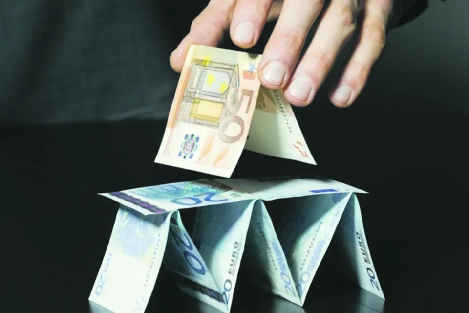 Συνελήφθη στρατιωτικός στη Λάρισα μετά από έρευνα για «επενδύσεις» σε «πυραμίδα»
