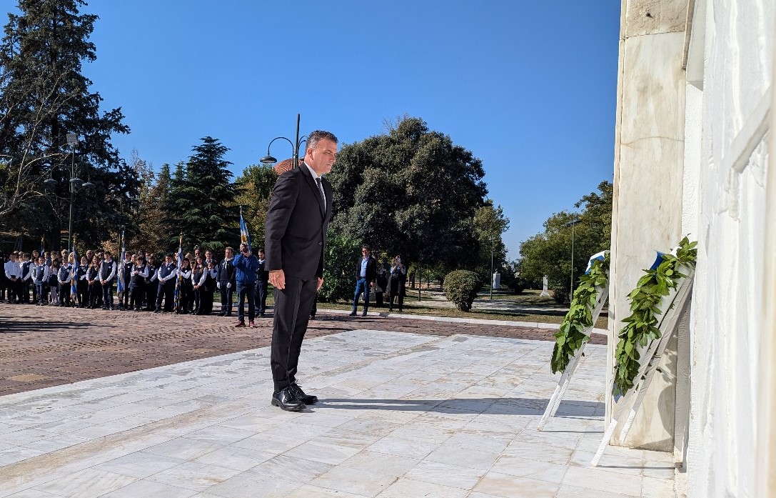 Με λαμπρότητα οι εορτασμοί για την Απελευθέρωση της Λάρισας από τη γερμανική κατοχή