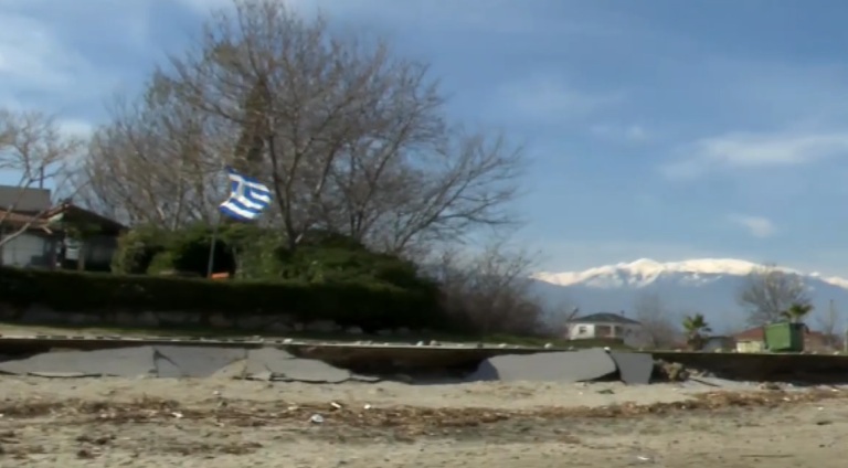 Μεσάγκαλα: Καταστροφές στο παραλιακό μέτωπο από την κακοκαιρία- Μελέτη προστασίας της ακτής ζητά ο Δήμος