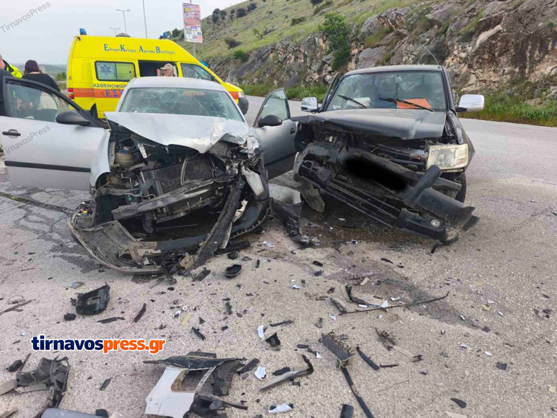 Σοβαρό τροχαίο στη διασταύρωση Αργυροπουλίου: Πέντε τραυματίες